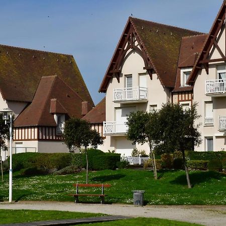 Appartement Spacieux Avec Balcon - A 50M De La Plage Курсёль-сюр-Мер Экстерьер фото