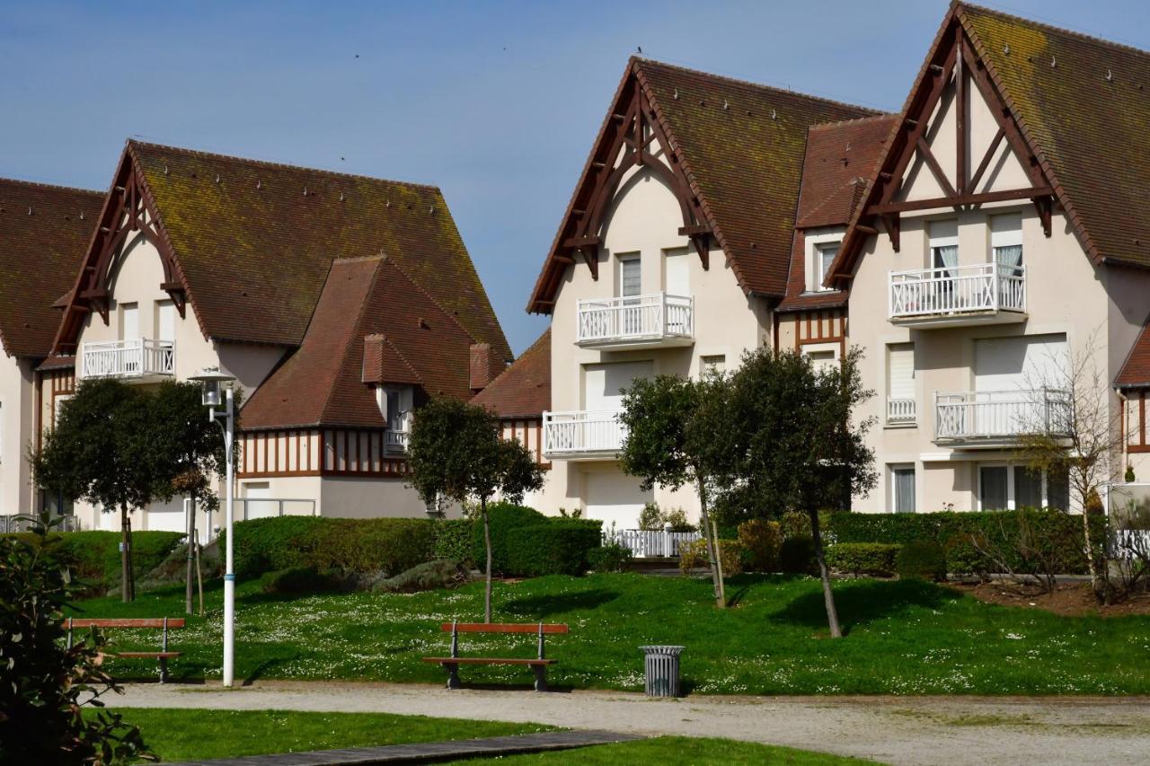 Appartement Spacieux Avec Balcon - A 50M De La Plage Курсёль-сюр-Мер Экстерьер фото